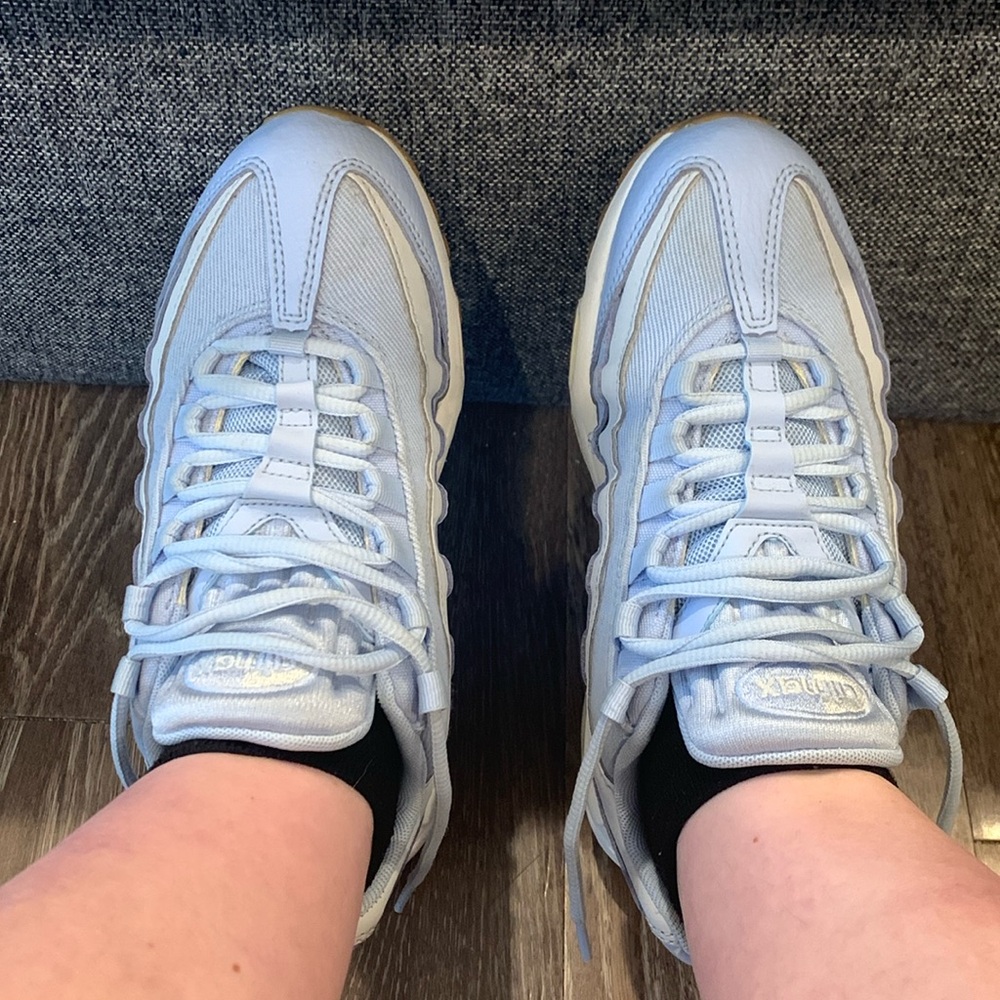 Nike Air 95 Size 7 Women’s